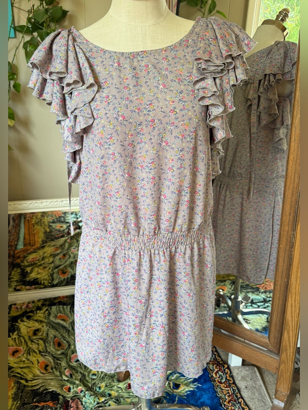 LUMIÈRE Anthropologie Lavender Floral Ruffle Sleeve Dress, size Medium